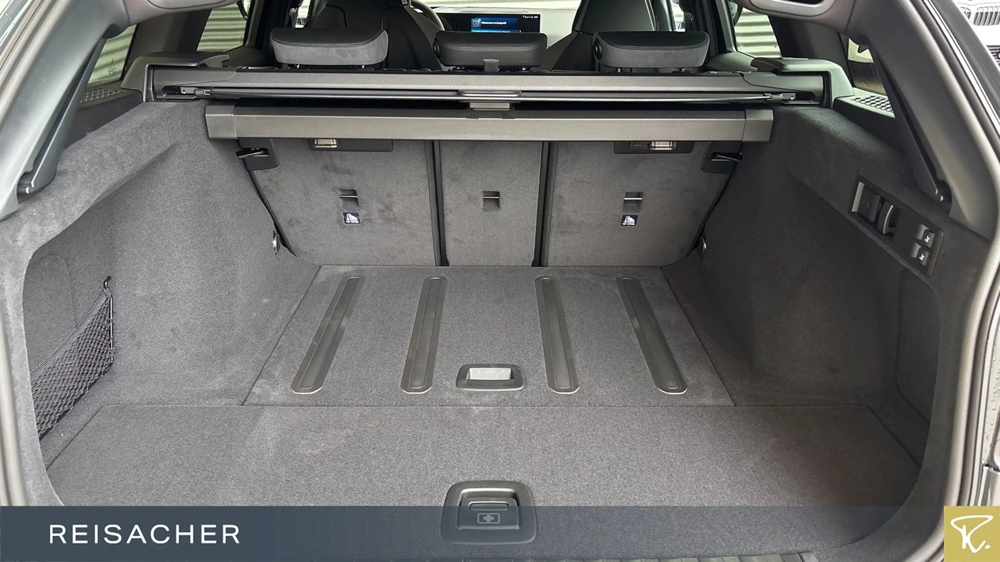 BMW M3 Competition mit M xDrive Touring DAB Radio — photo 10
