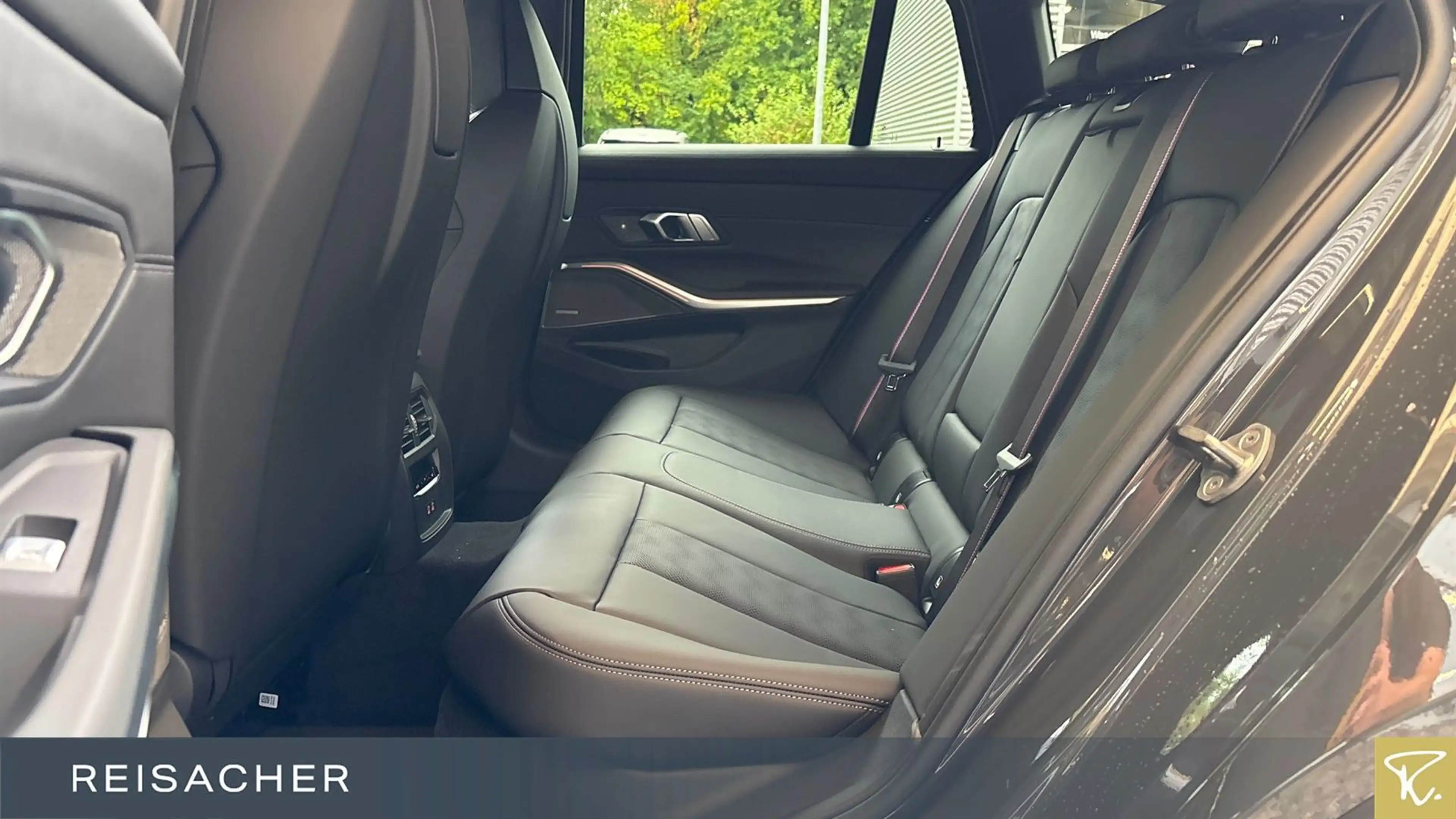 BMW M3 Competition mit M xDrive Touring DAB Radio — photo 8