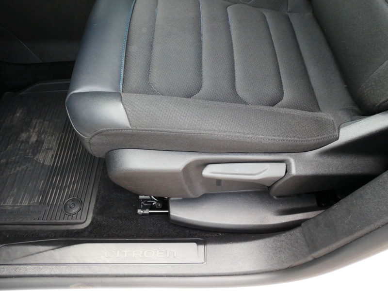 Citroen C5 Aircross Feel Pack, Klima, SHZ, PDC, Kamera — photo 14