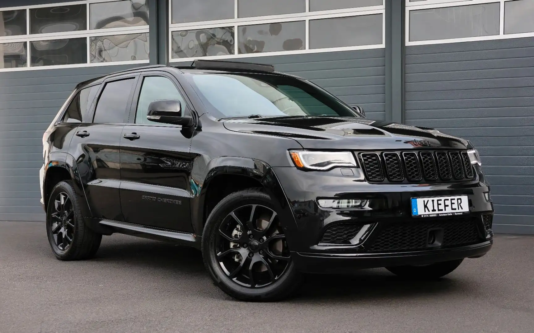 Jeep Grand Cherokee 5.7 HEMI/ACC/H&K/4xSHZ/LUFT/KAMER Schwarz - 1