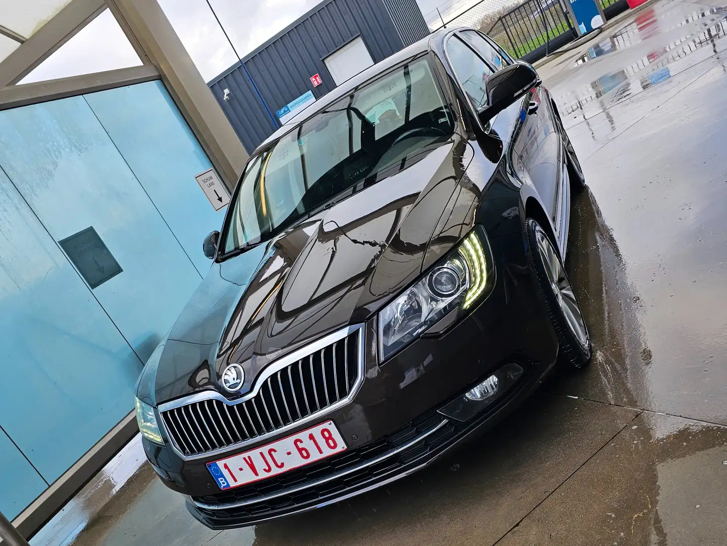 Skoda Superb Superb 1.6 TDI Green tec Exclusive smeđa - 1