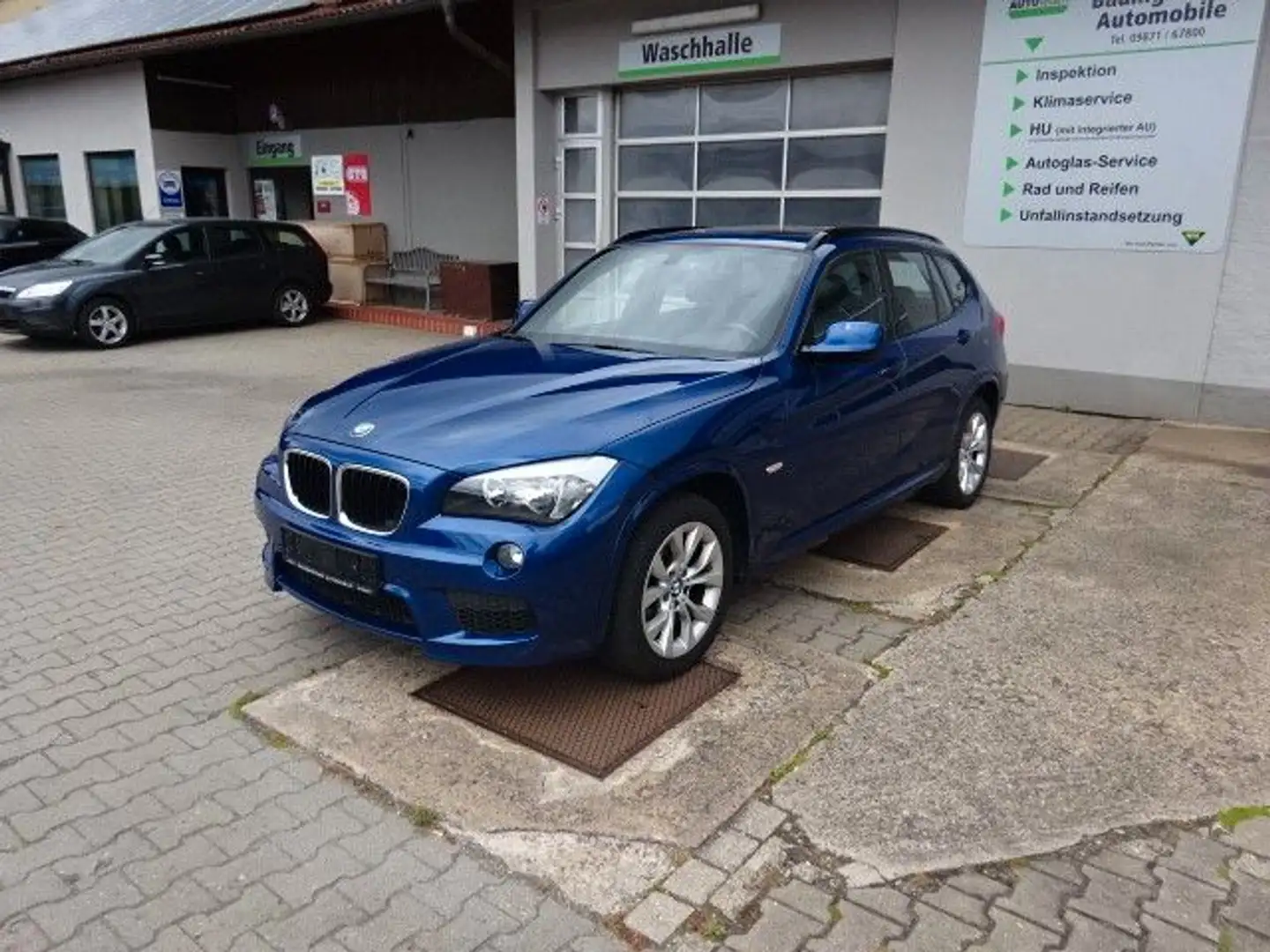BMW X1 xDrive20i M-Paket--AHK--Panoramadach Blau - 1