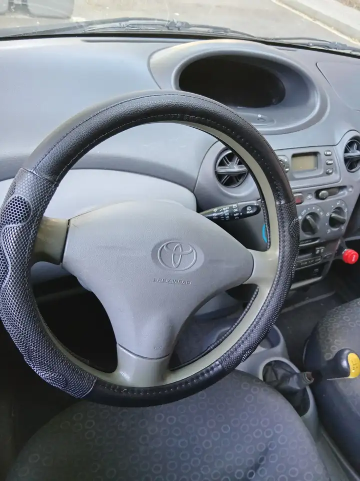 Toyota Yaris 1.0 Luna, foto 2