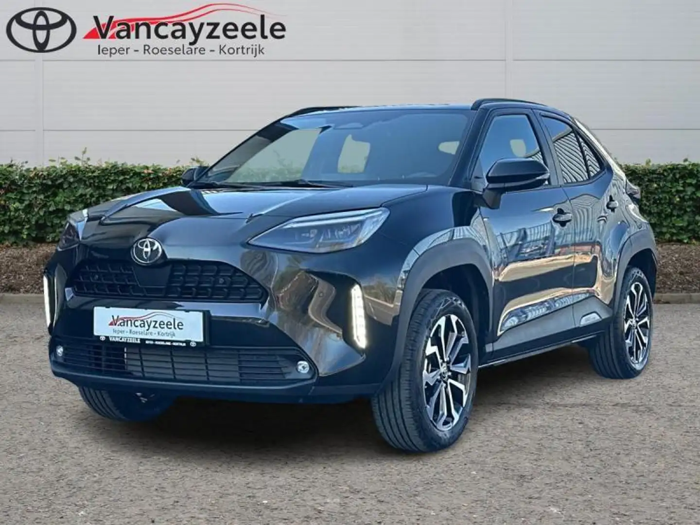 Toyota Yaris Cross Dynamic Plus+cam+nav+sens voor Zwart - 1