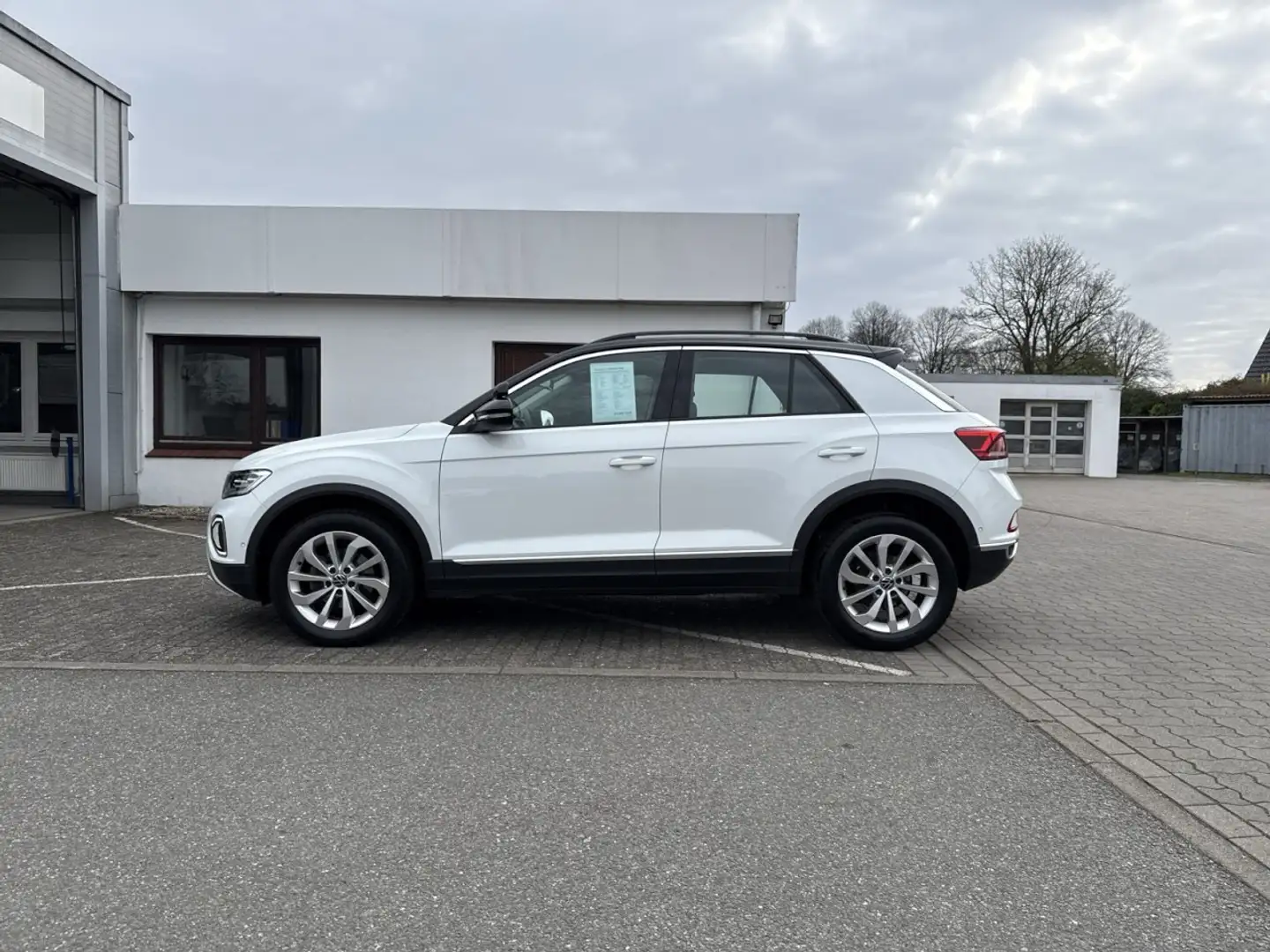 Volkswagen T-Roc Style 2.0 TDI Fahrschule KAM AHK LED ACC Business- Weiß - 2