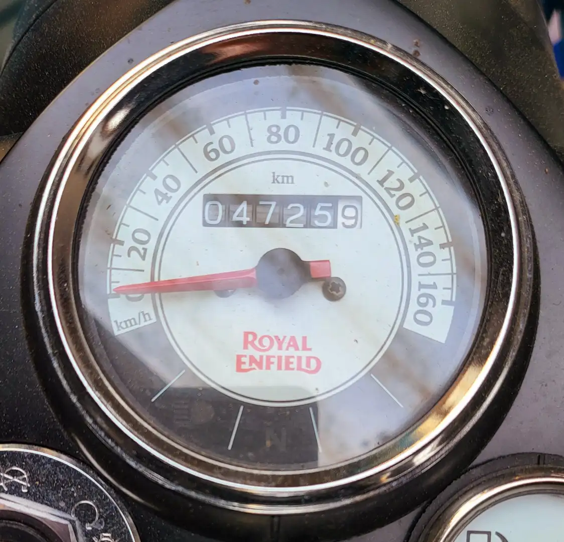 Royal Enfield Classic 500 Schwarz - 2