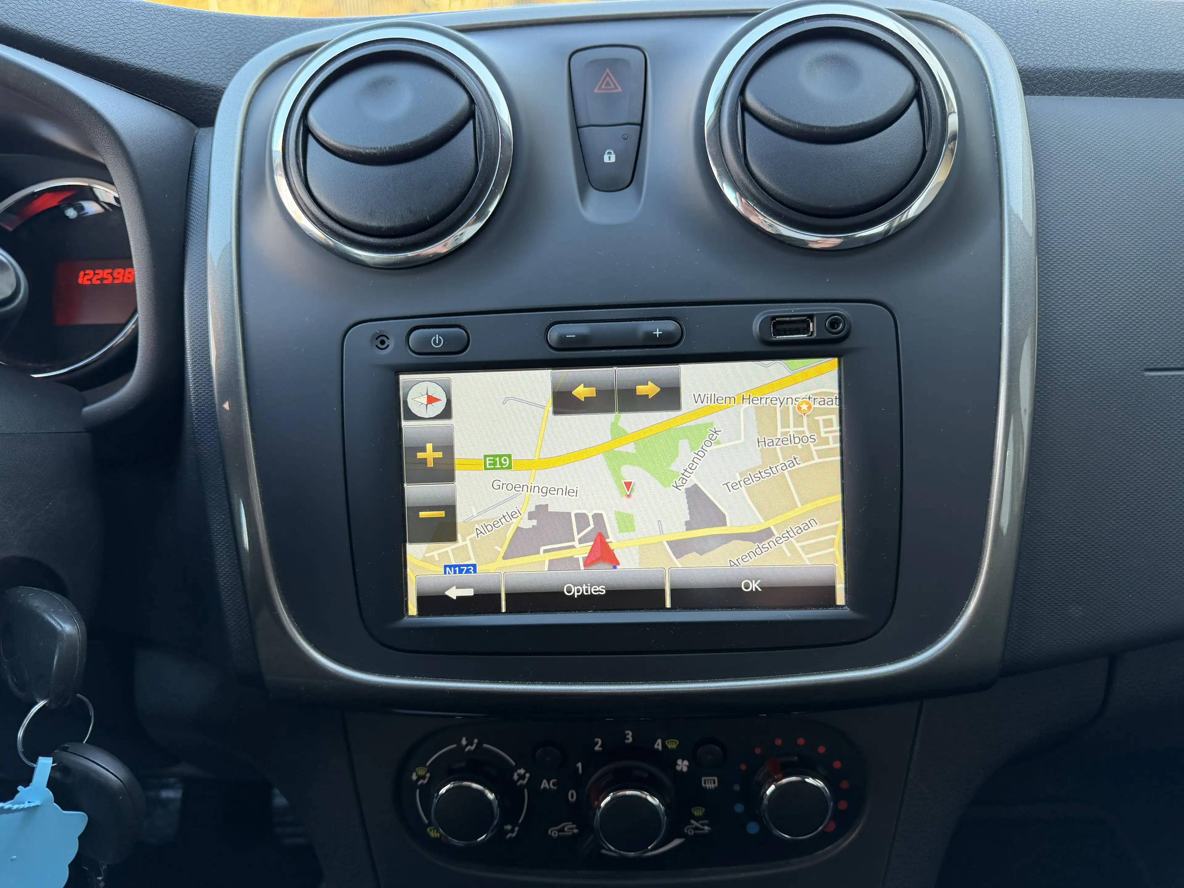 Dacia Logan Logan MCV TCe 90 Prestige — photo 13