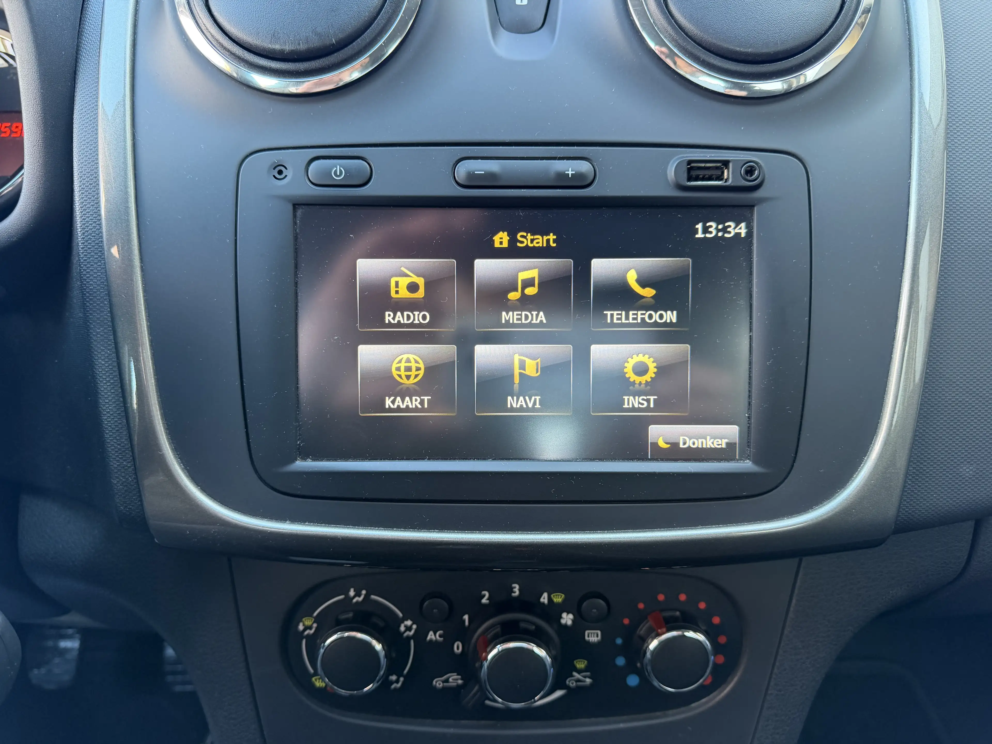 Dacia Logan Logan MCV TCe 90 Prestige — photo 14