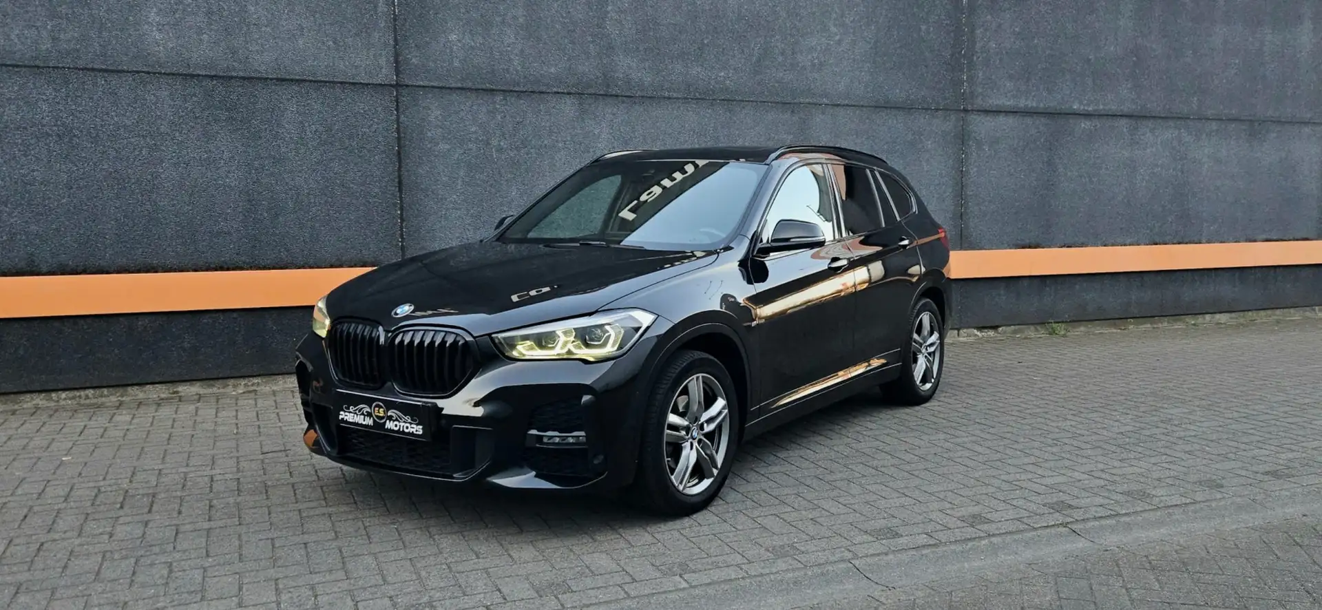 BMW X1 18i DRIVE M PACK FACELIFT/PANO/LED/KEYLES GO/*FULL Noir - 1
