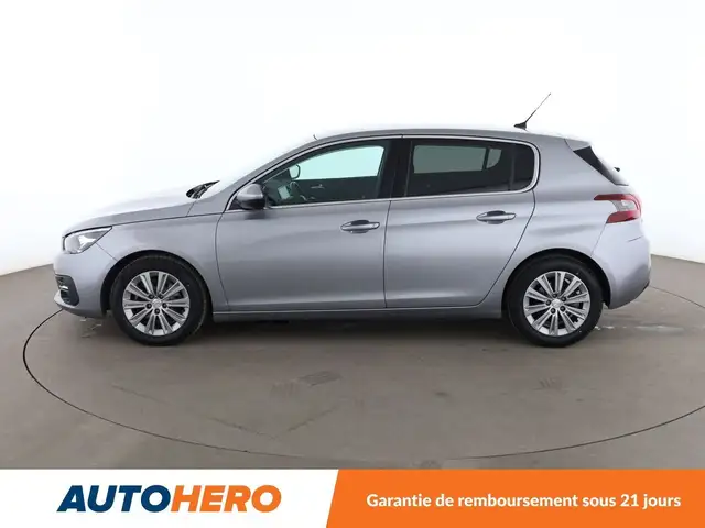 Peugeot 308 view 3