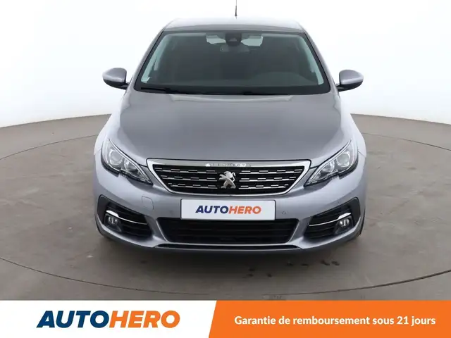 Peugeot 308 view 9