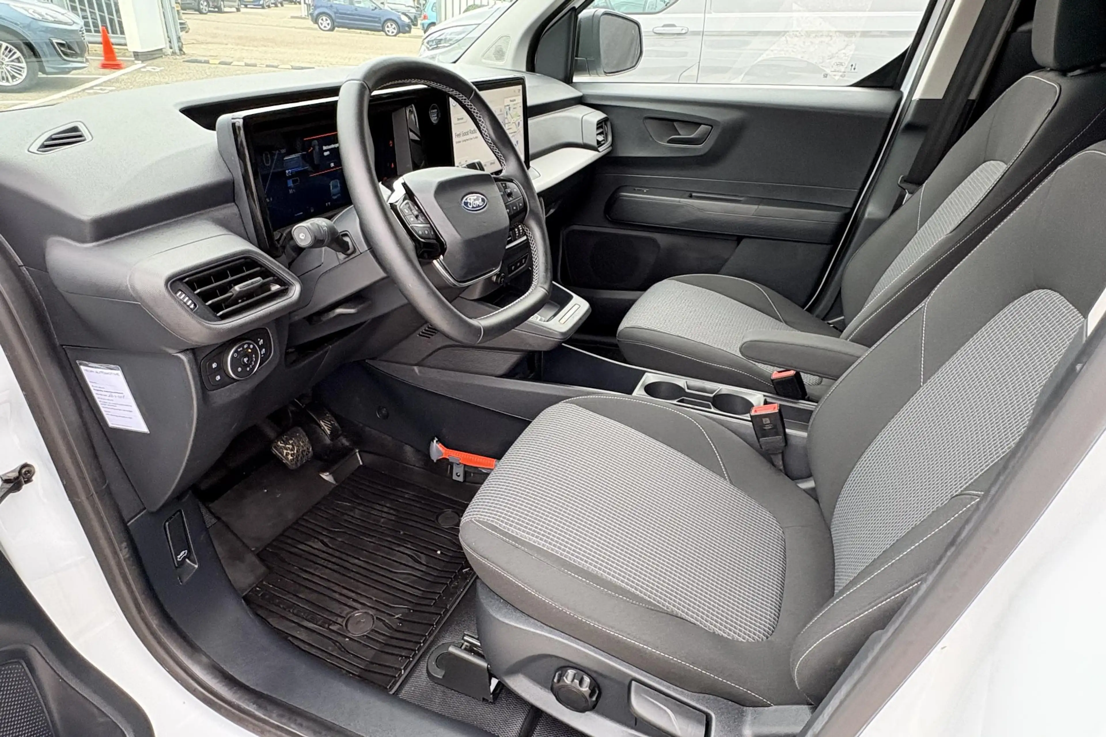 Ford Transit Courier E-Transit Trend 44 kWh Driver Ass Pack | Trekhaak — photo 10