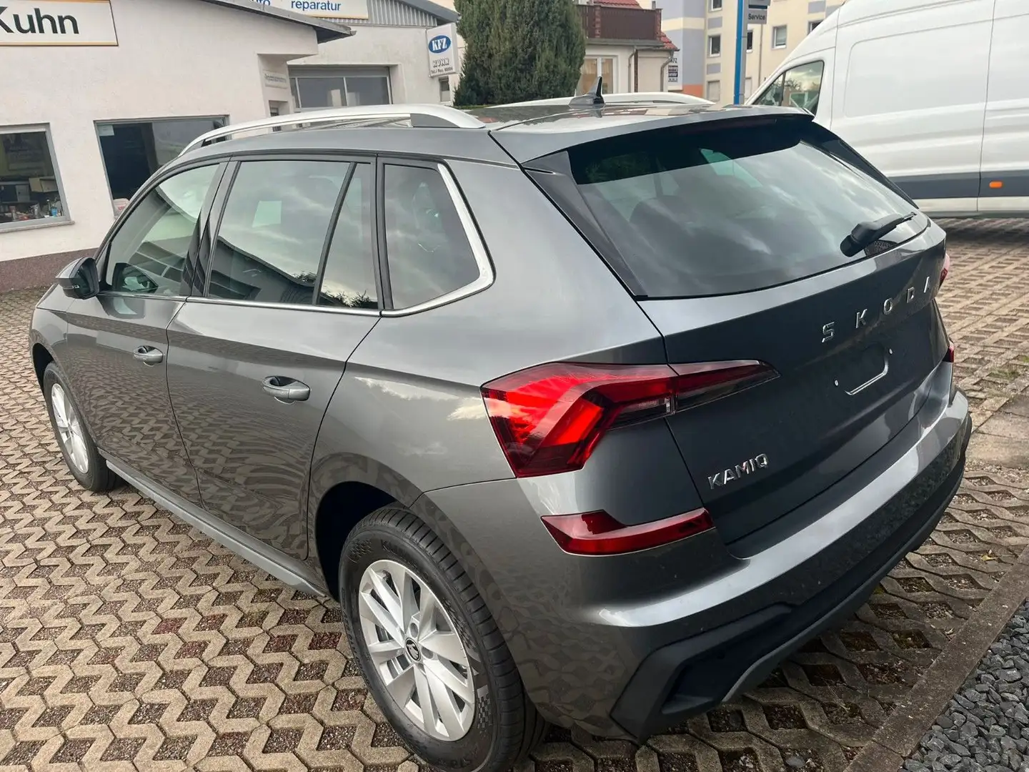 Skoda Kamiq Selection,110KW,DSG,WP,5JGar.Navi,AHK,17Zo Grau - 2