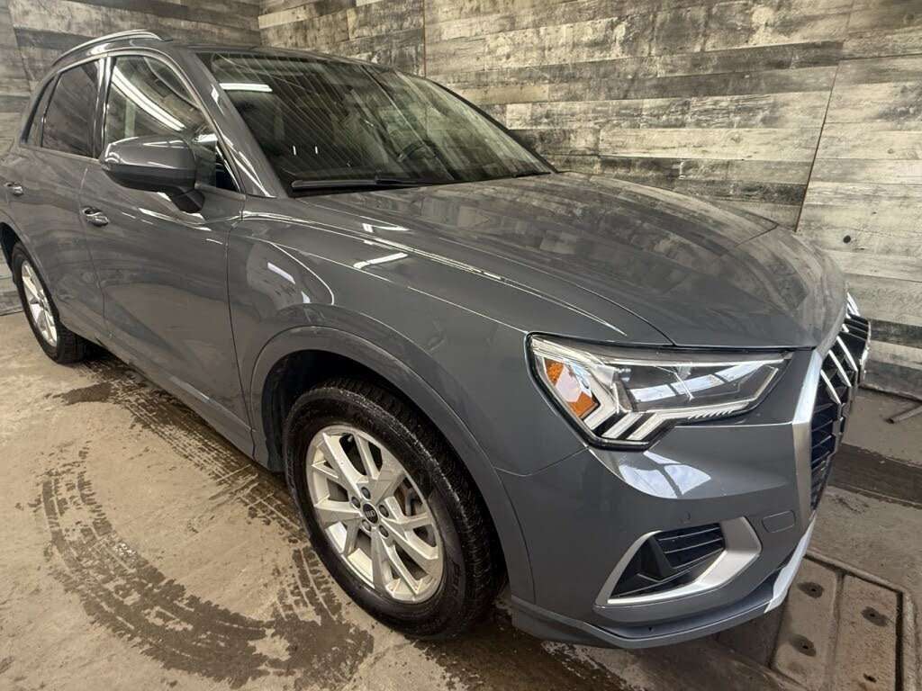 2022 Audi Q3 Komfort CUIR TOIT ** APPROUVÉ À 99.9% **