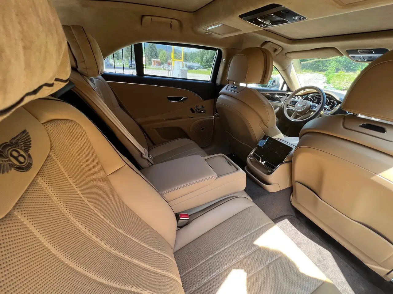 Bentley Flying Spur 2021 — фото 13