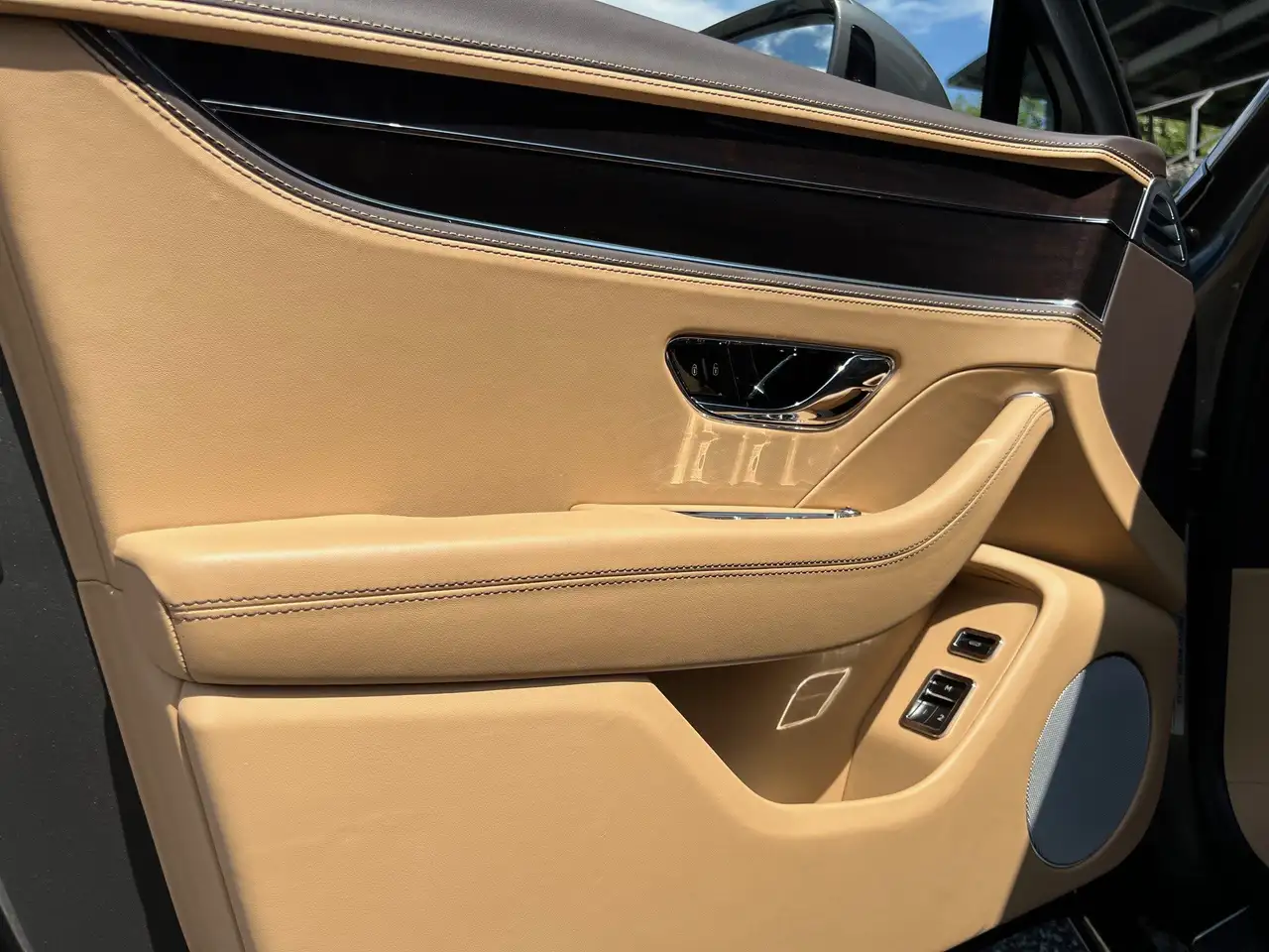 Bentley Flying Spur 2021 — фото 10