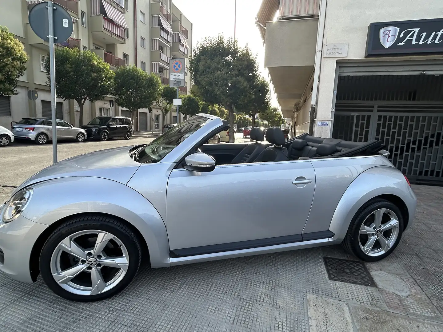 Volkswagen Beetle Cabrio 1.6 tdi Design 105cv - PERFETTO Grigio - 1