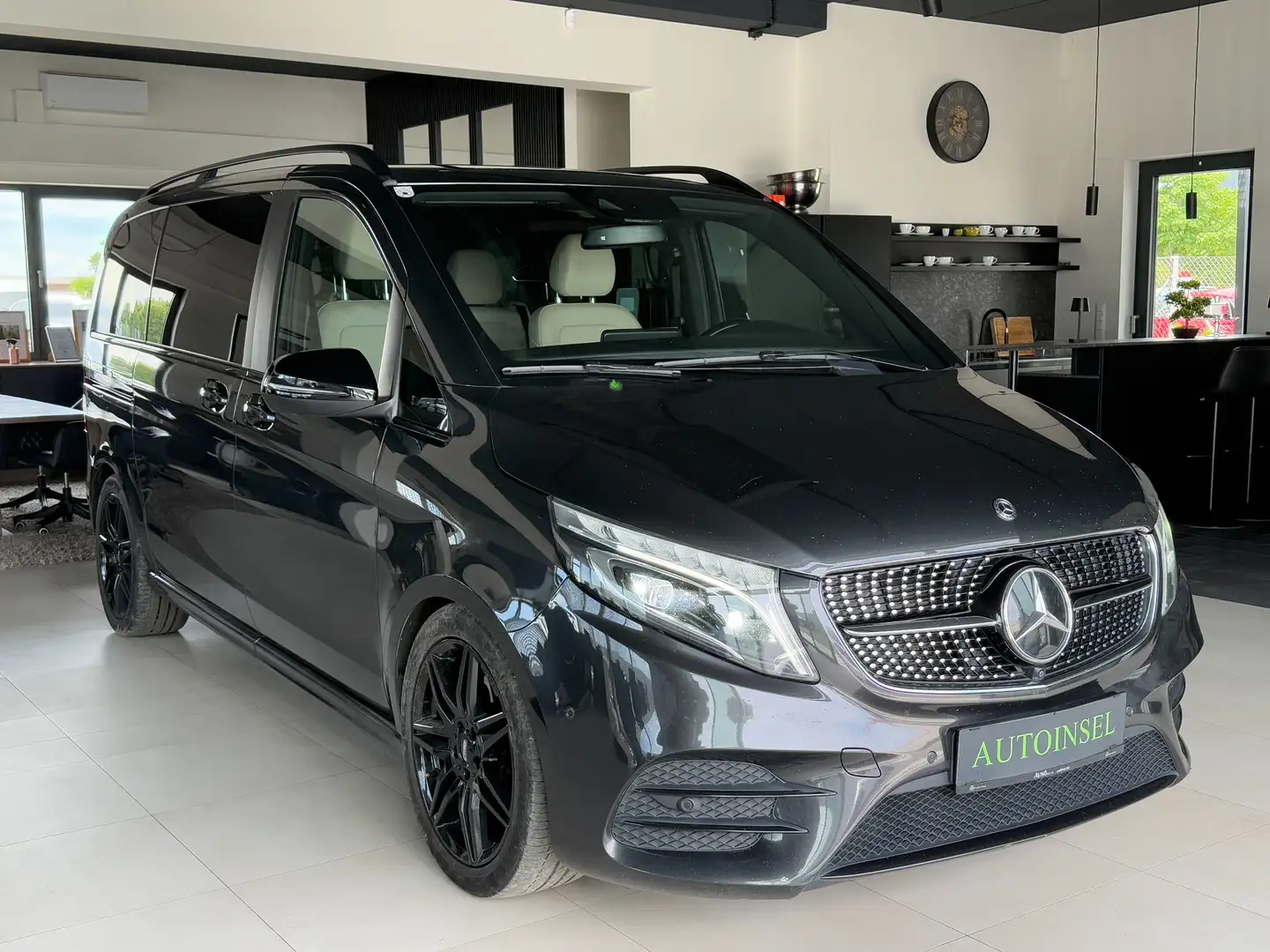 Mercedes-Benz V 300 V 300 d AMG 4MATIC Grau - 2