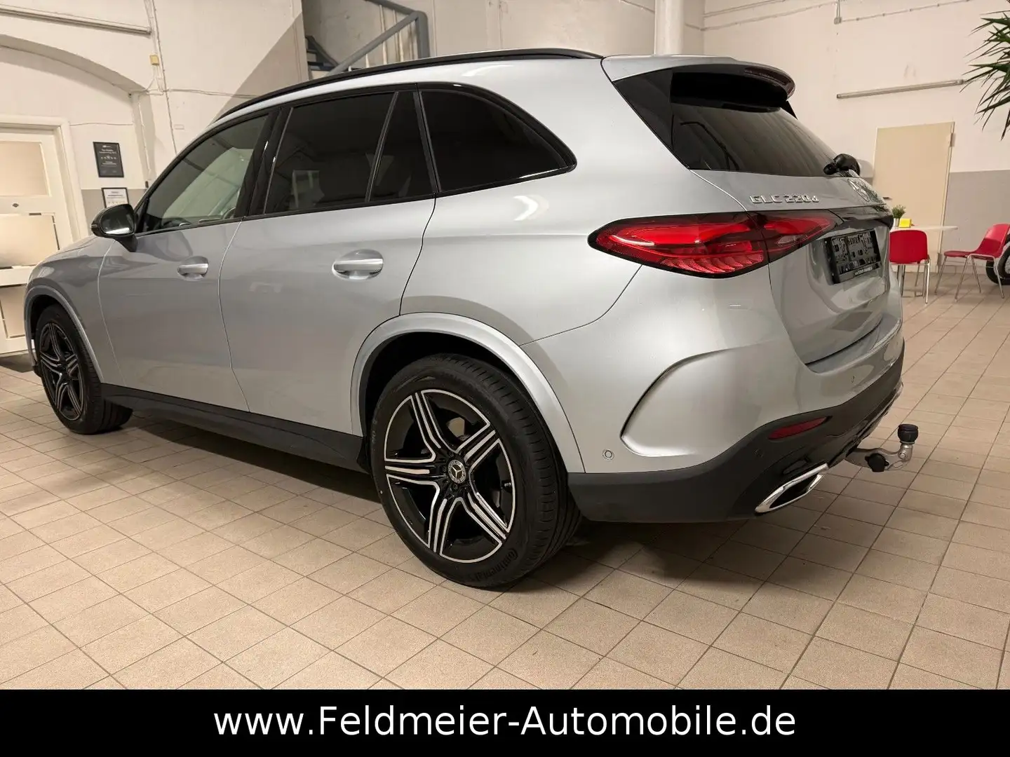 Mercedes-Benz GLC 220 d 4M*AMG*Night*PANO*Distr*Digital*AHK*20 Silber - 2