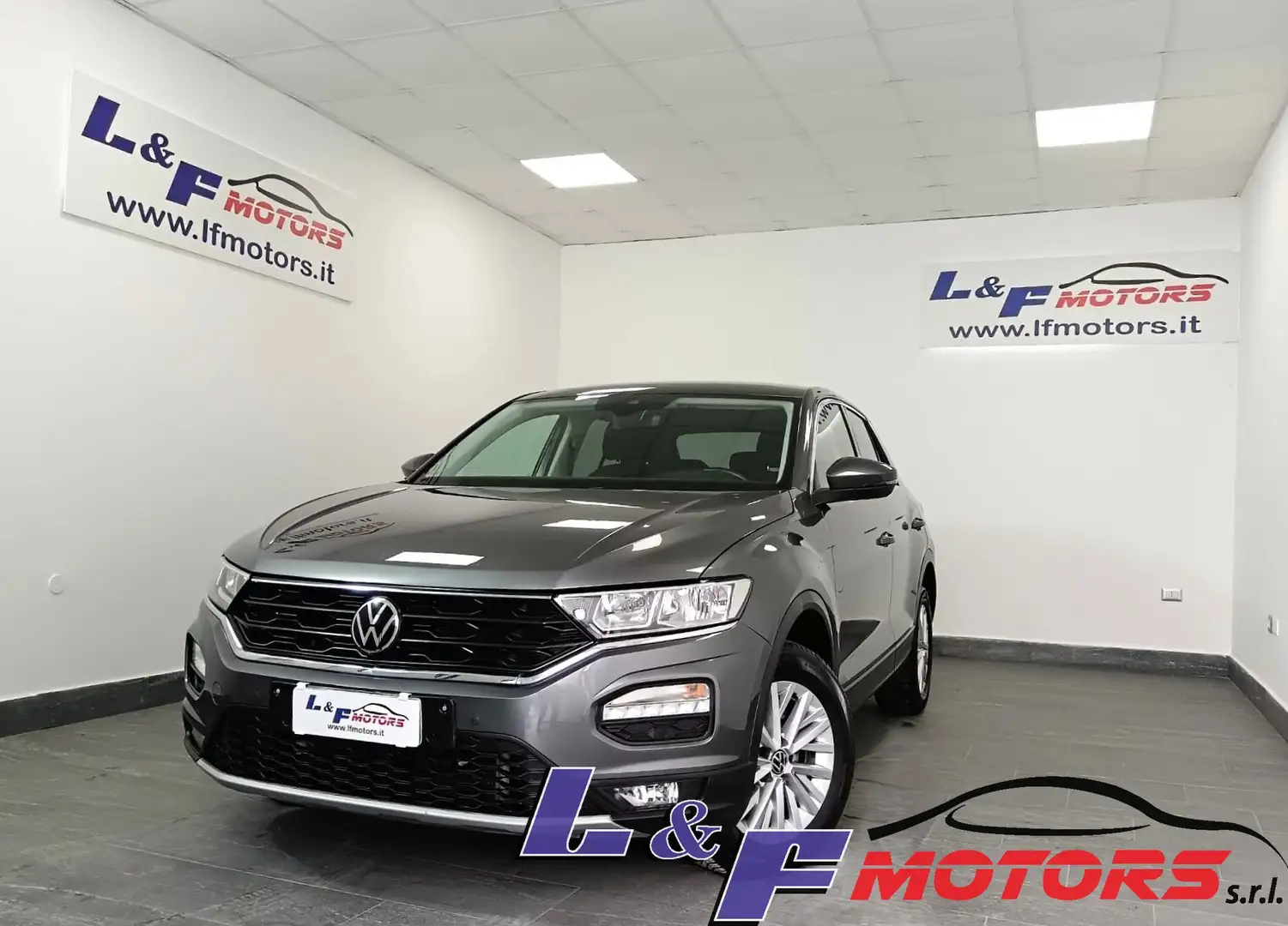 Volkswagen T-Roc T-Roc CAMBIO AUTOMATICO Gris - 1