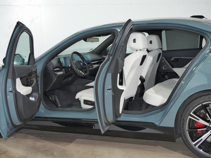 BMW 550 M SPORT PRO - PANO - BOWERS & WILKINS - HAAK — photo 11