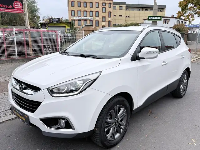 Hyundai iX35 2.0 4WD *AUTOMATIK*NAVI*TEMPOMAT*R-KAMERA**