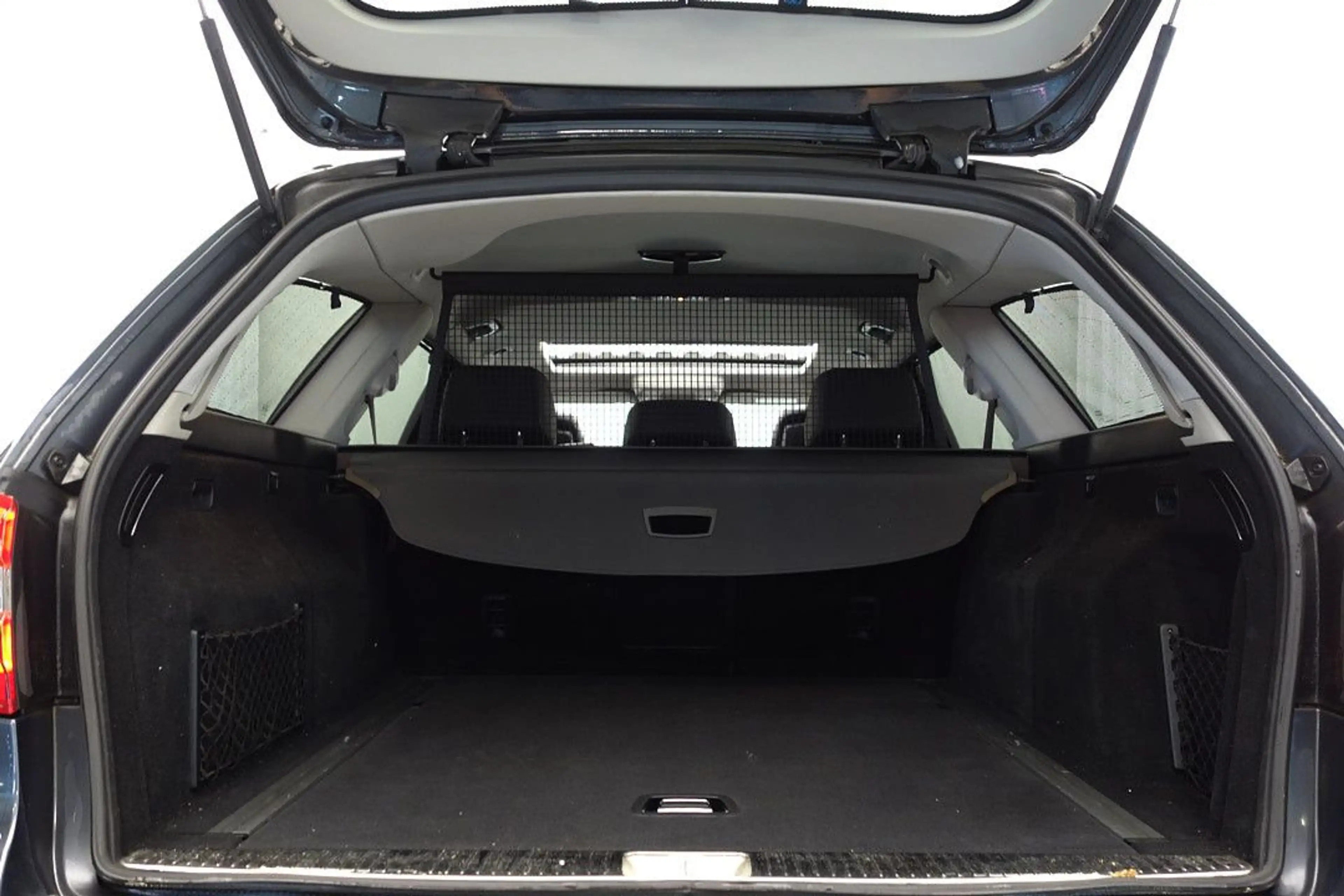 Mercedes-Benz E 200 CGI AVANTGARDE BE Bi-XENON+E-SITZE+SCHIEBE — photo 14