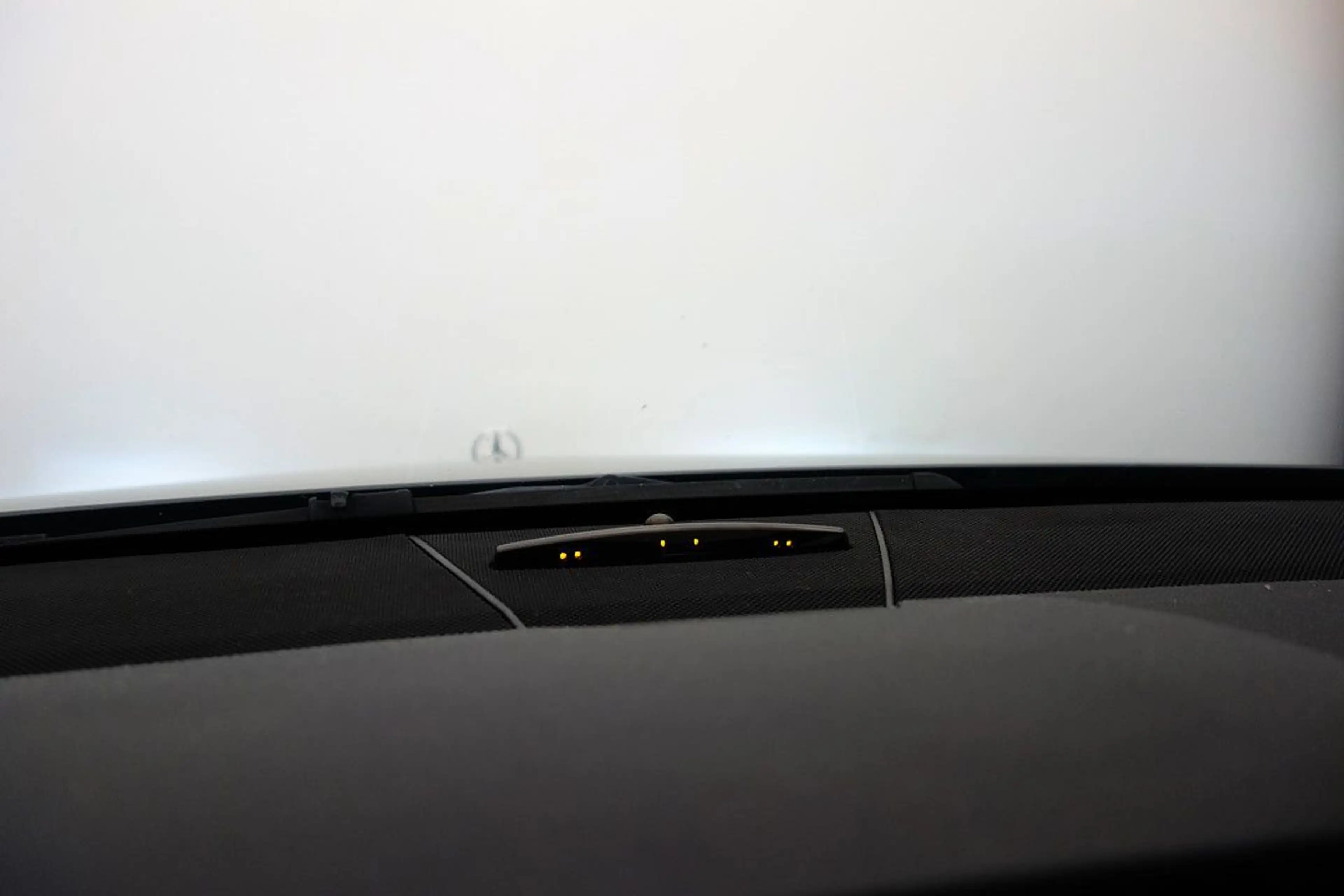 Mercedes-Benz E 200 CGI AVANTGARDE BE Bi-XENON+E-SITZE+SCHIEBE — photo 26