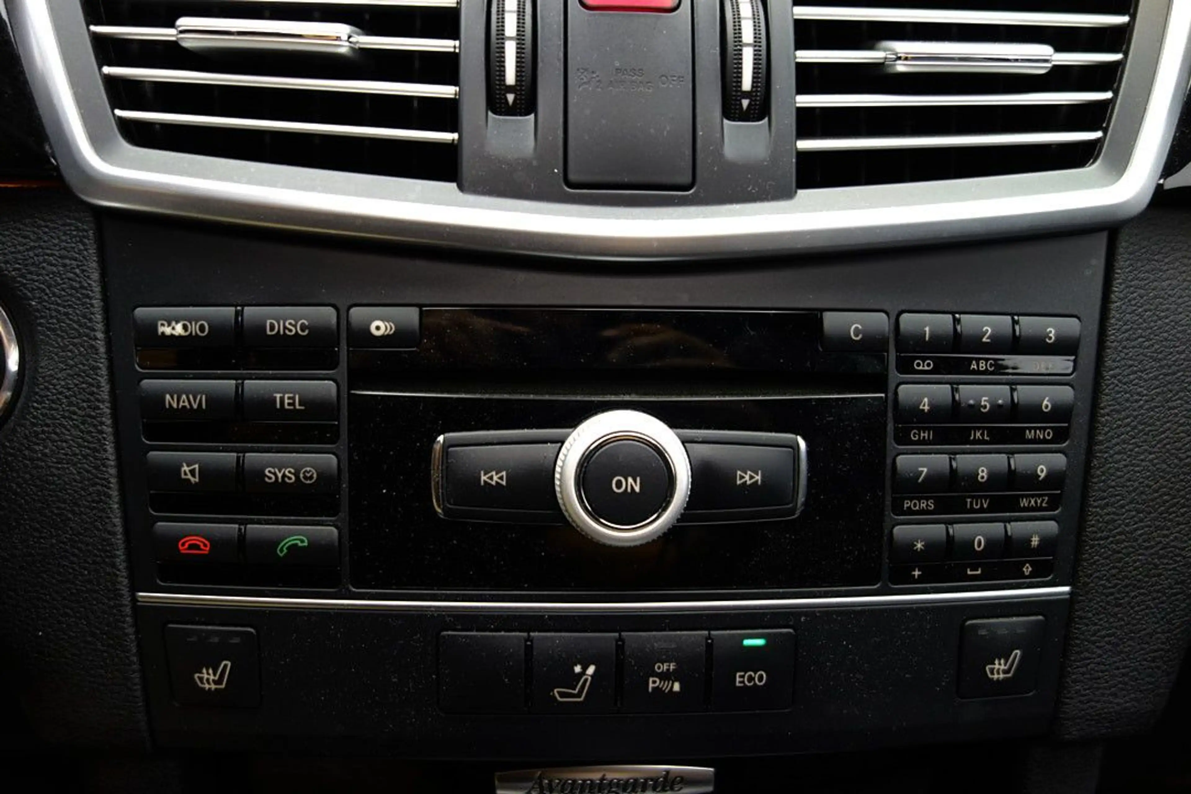 Mercedes-Benz E 200 CGI AVANTGARDE BE Bi-XENON+E-SITZE+SCHIEBE — photo 22
