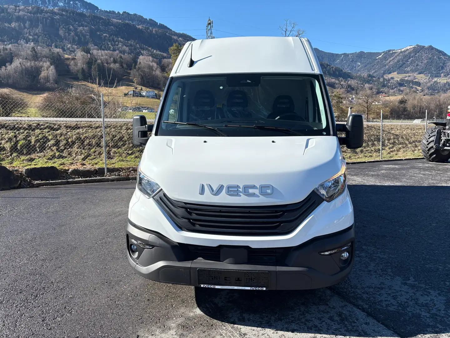 Iveco Daily 35S14B V Kastenwagen Weiß - 2