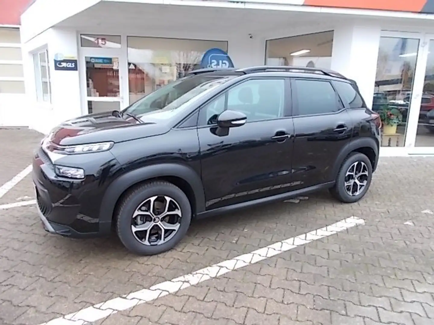 Citroen C3 Aircross 1,2 PT Plus, Klima, PDC, Garantie, Schwarz - 1