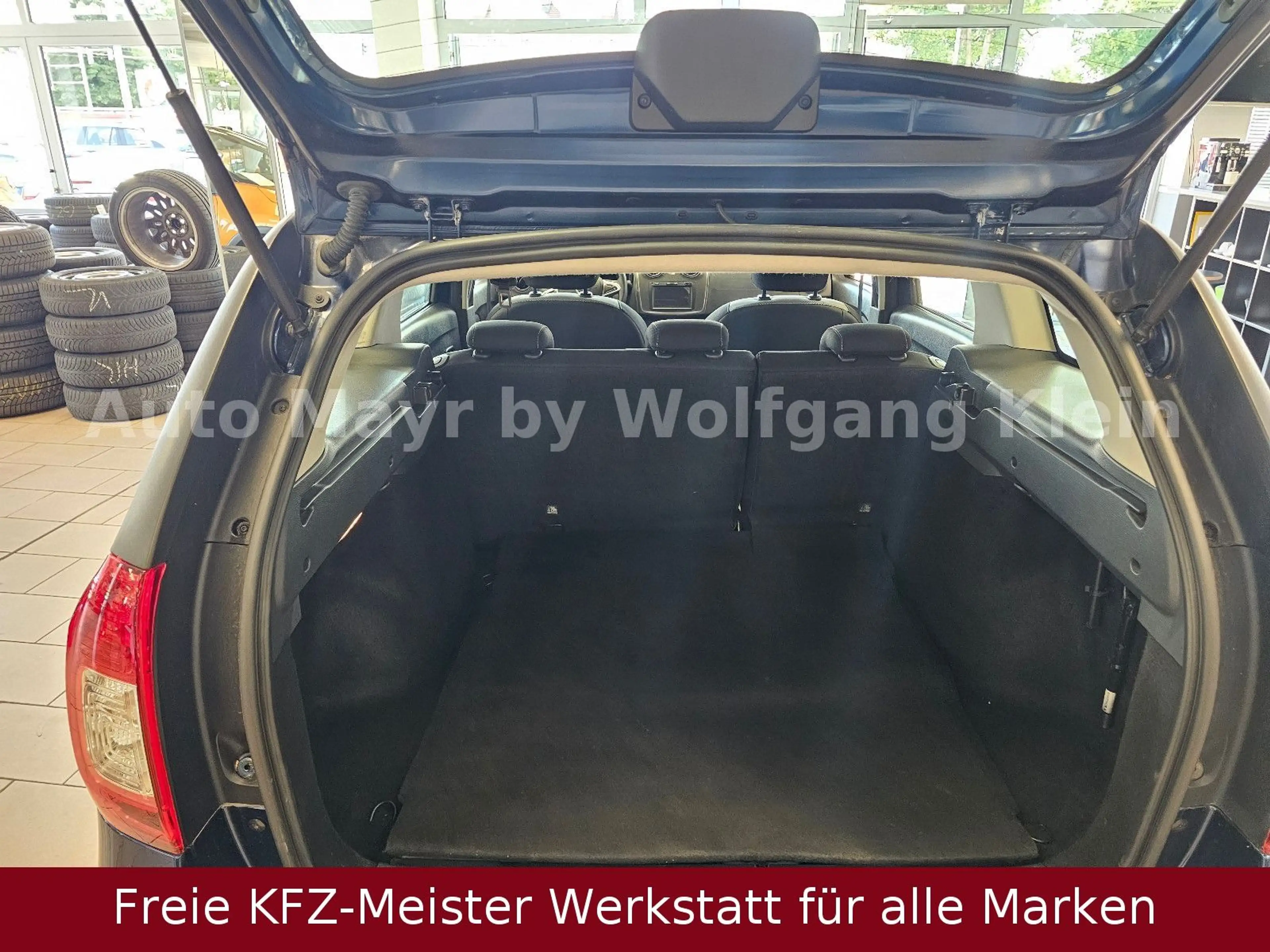 Dacia Logan MCV II Kombi Stepway Navi AHK Automatik — photo 15