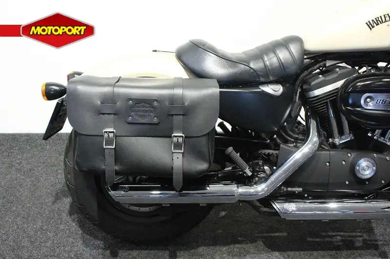 Harley-Davidson Sportster XL 883 - foto 3