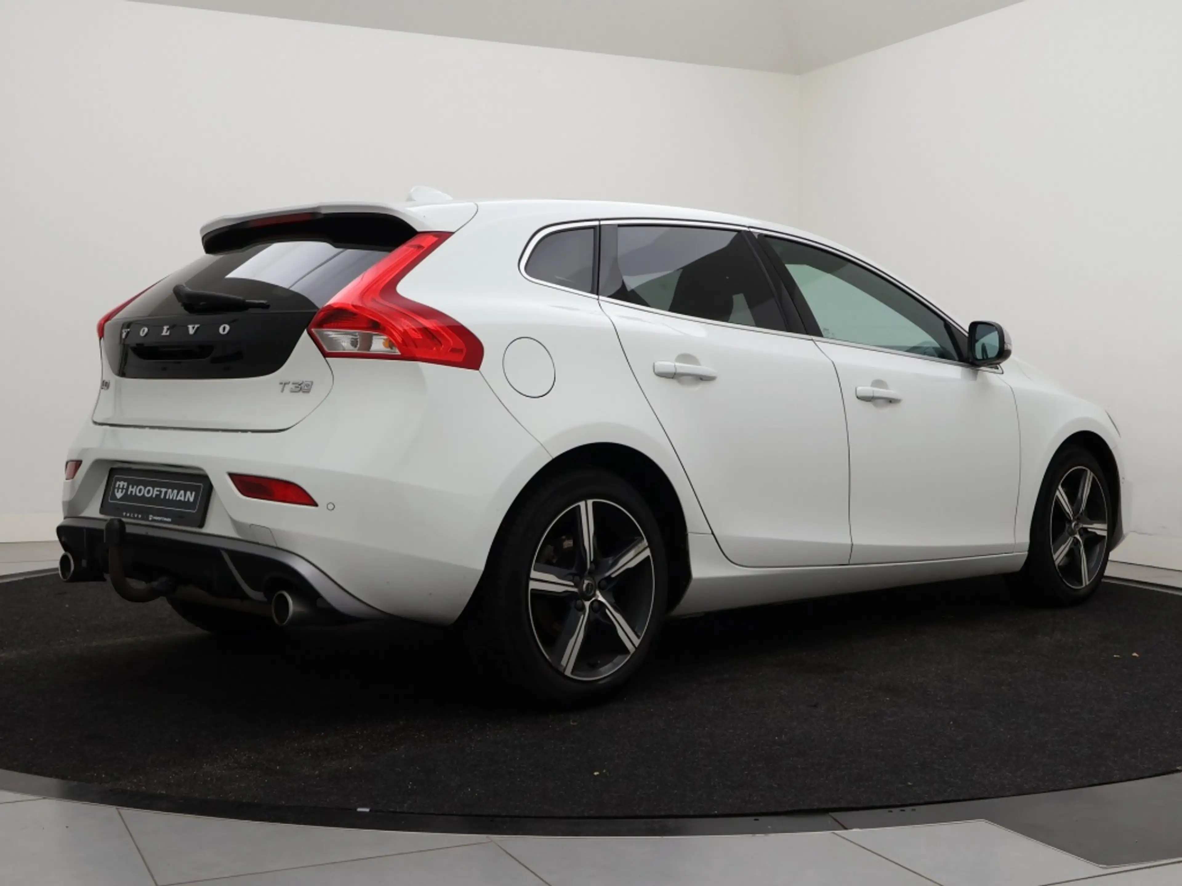 Volvo V40 1.5 T3 Polar+ Sport — photo 3