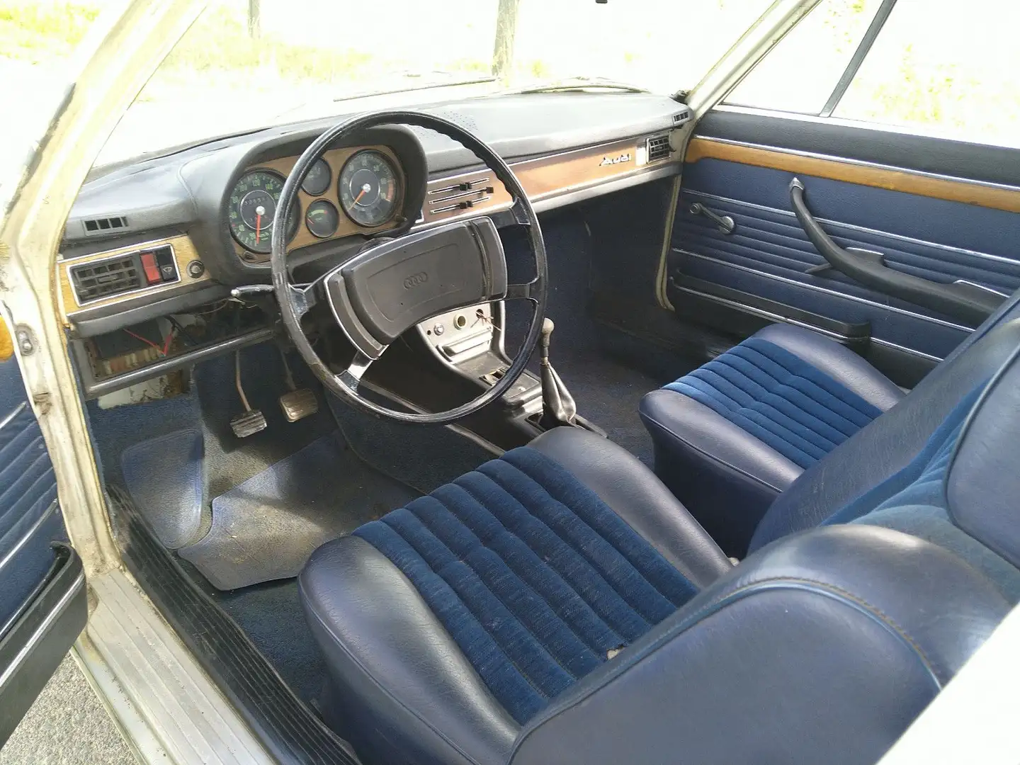 Audi 100 Coupe S  1971 115 PS Doppelvergaser Bílá - 2