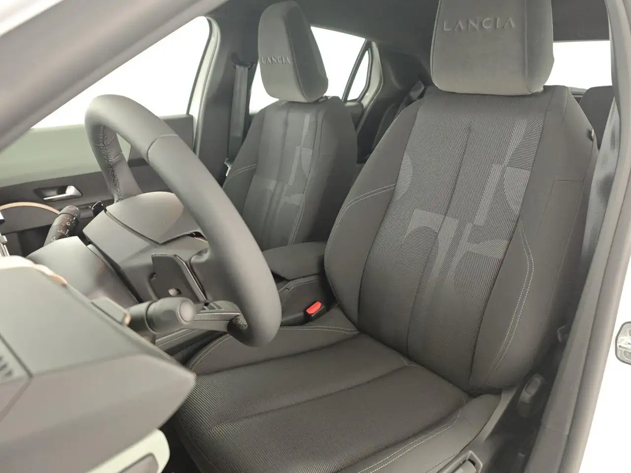 Lancia Ypsilon 2024 — фото 10