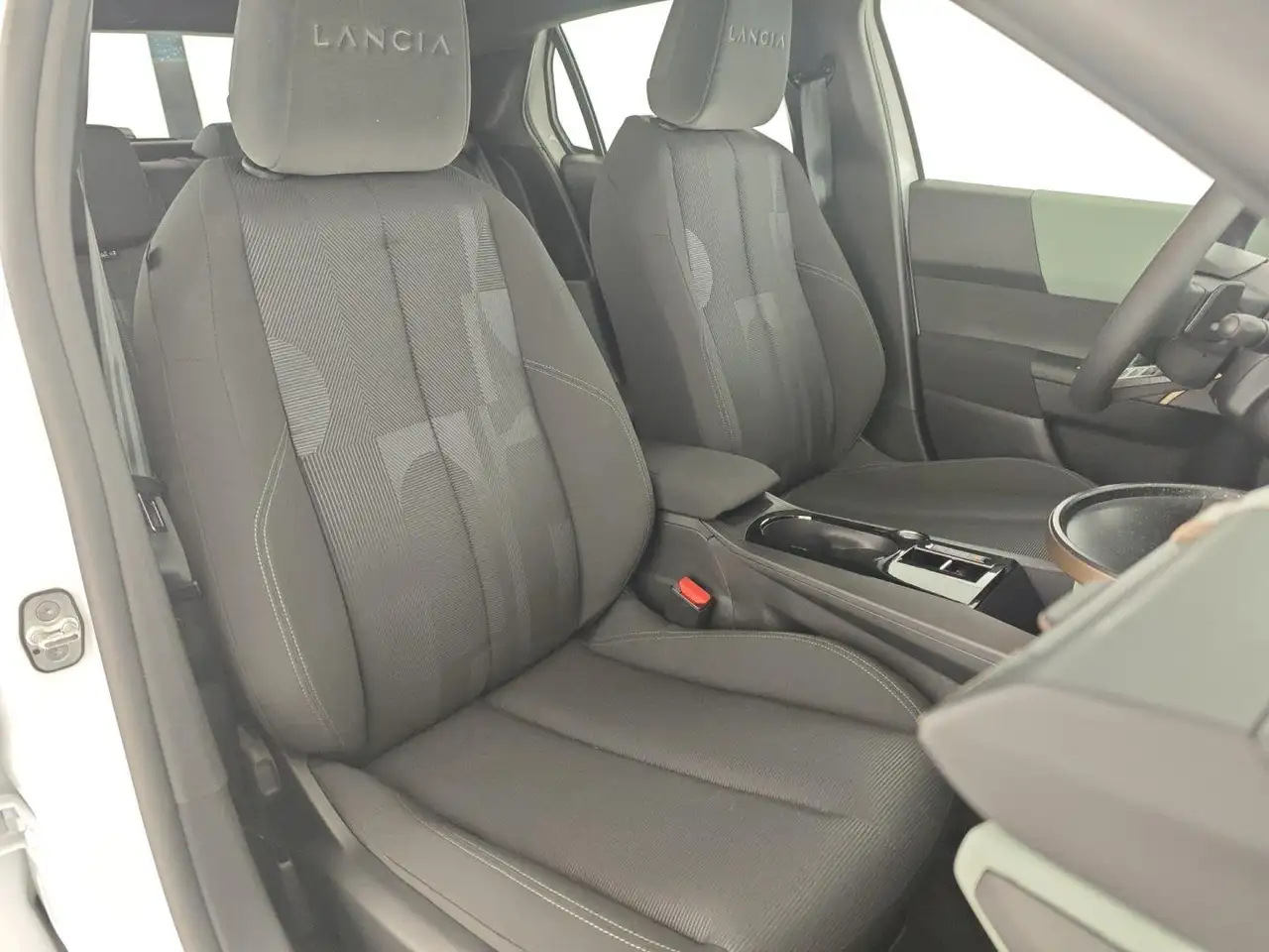 Lancia Ypsilon 2024 — фото 14