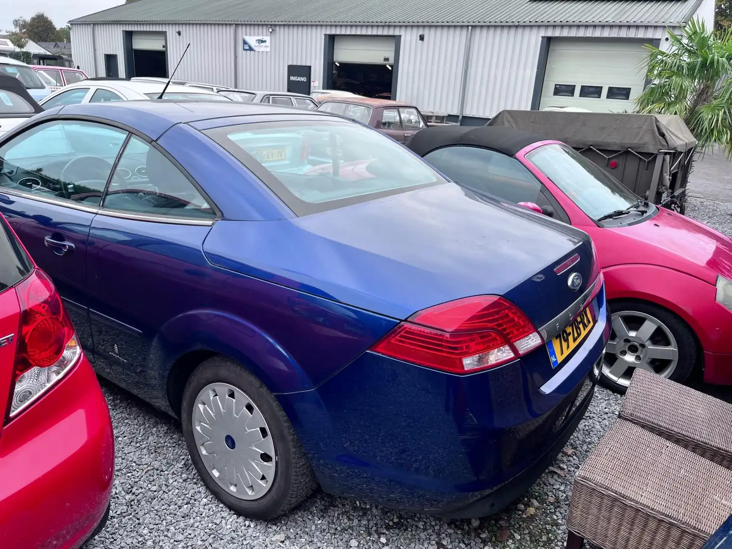 Ford Focus CC Coupé-Cabriolet 2.0-16V Titanium met zij schade Blauw - 2