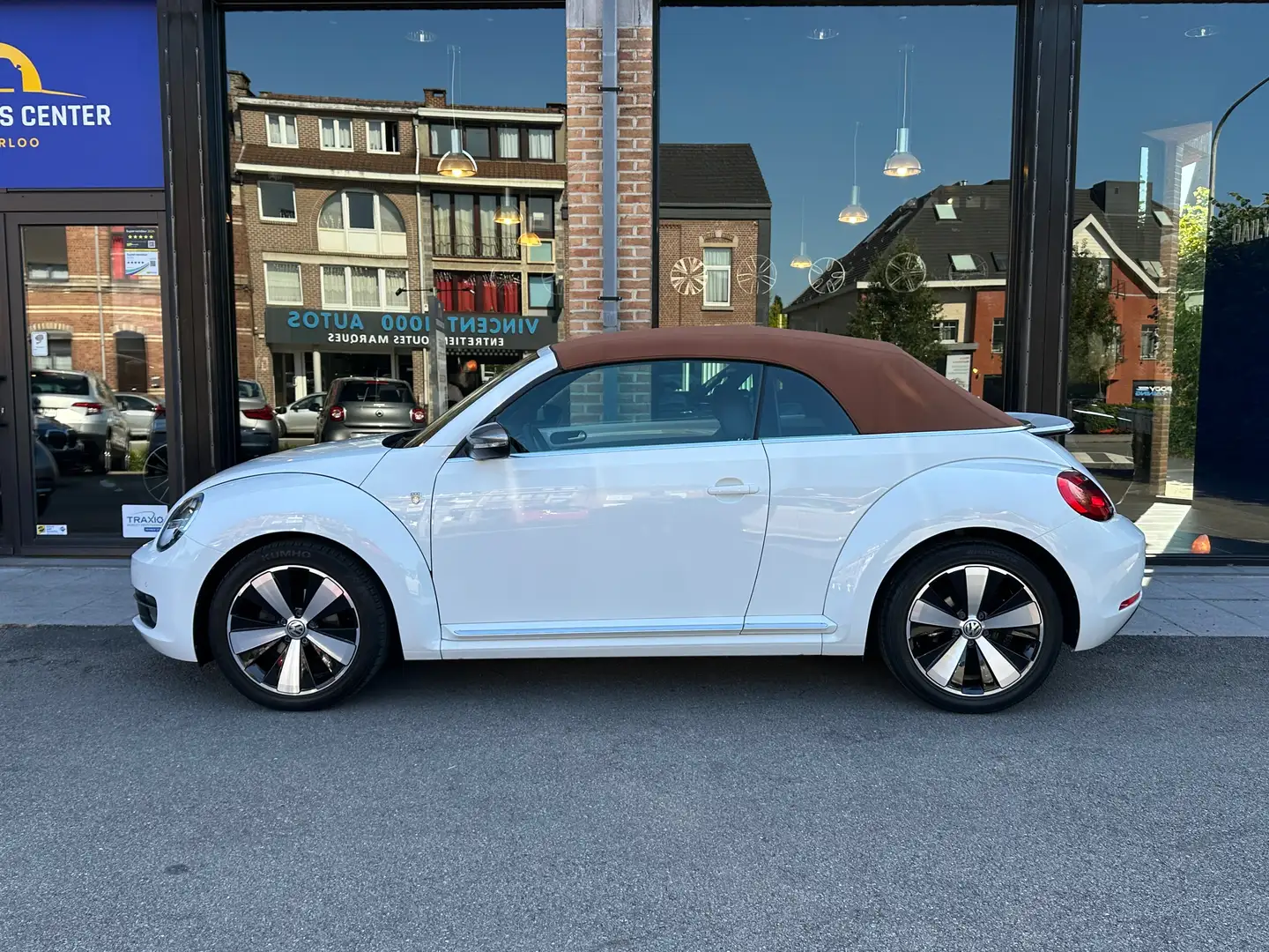 Volkswagen Beetle Cabriolet 2.0 CR TDi Karmann I CARNET VW 1ere main Blanc - 2