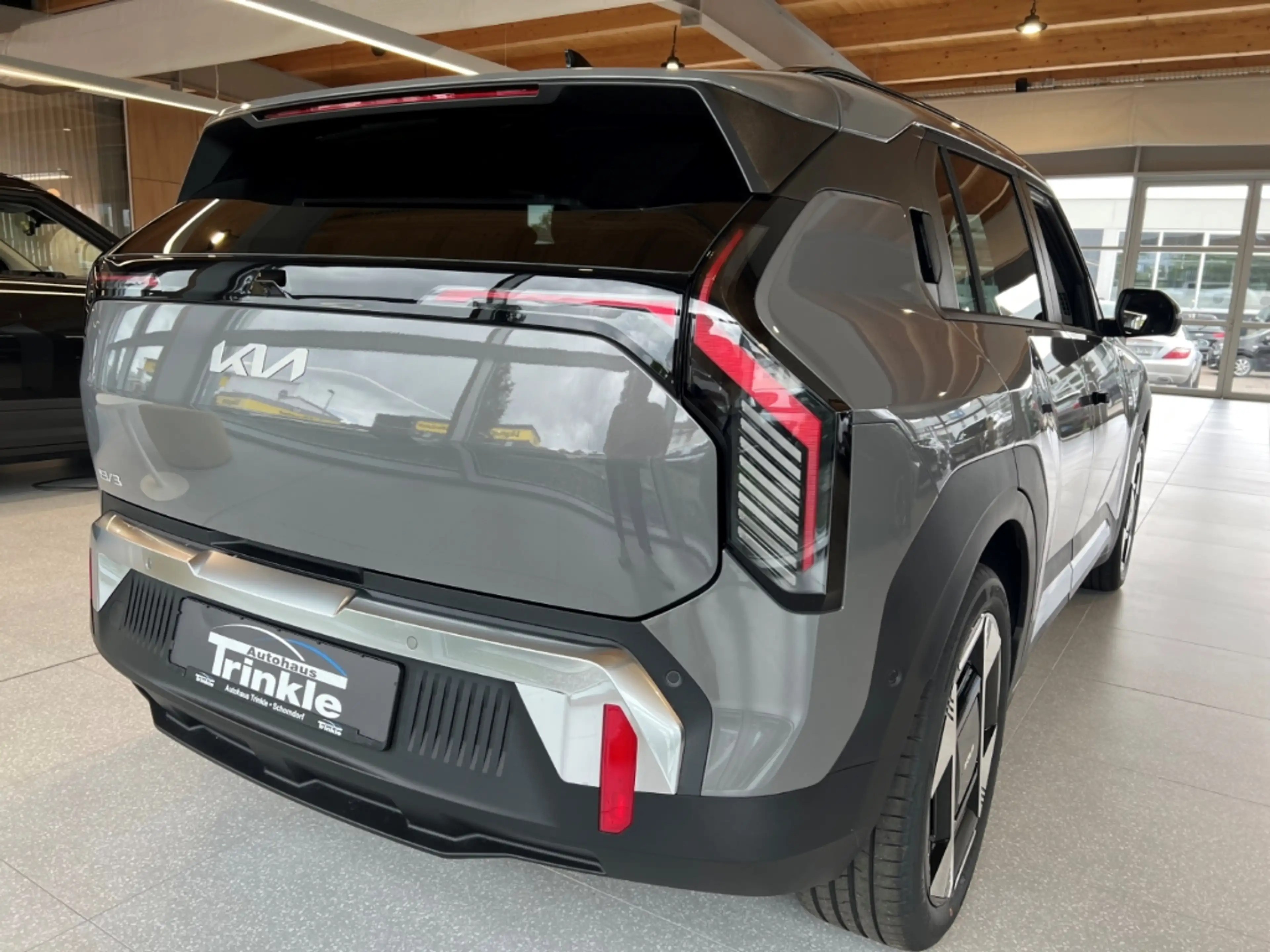Kia EV3 *SOFORT* 58kw EARTH WIC BUS DG UPG DWP 19Z Navi Di — photo 6
