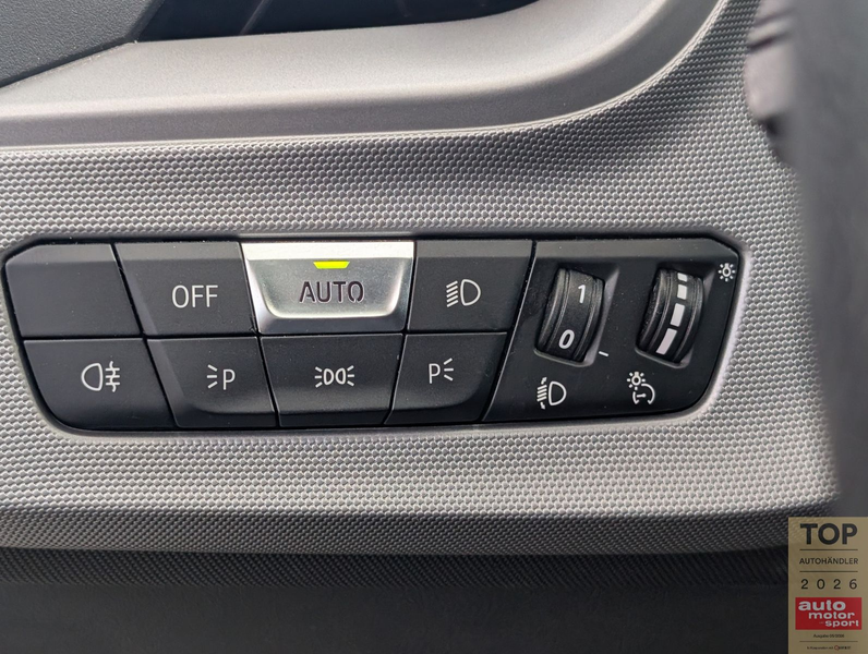 BMW 118 i Lim.*1.Hd*Temp*PANO*LED*CarPlay*Virtual*TOP — photo 22
