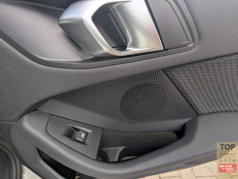 BMW 118 i Lim.*1.Hd*Temp*PANO*LED*CarPlay*Virtual*TOP — photo 15