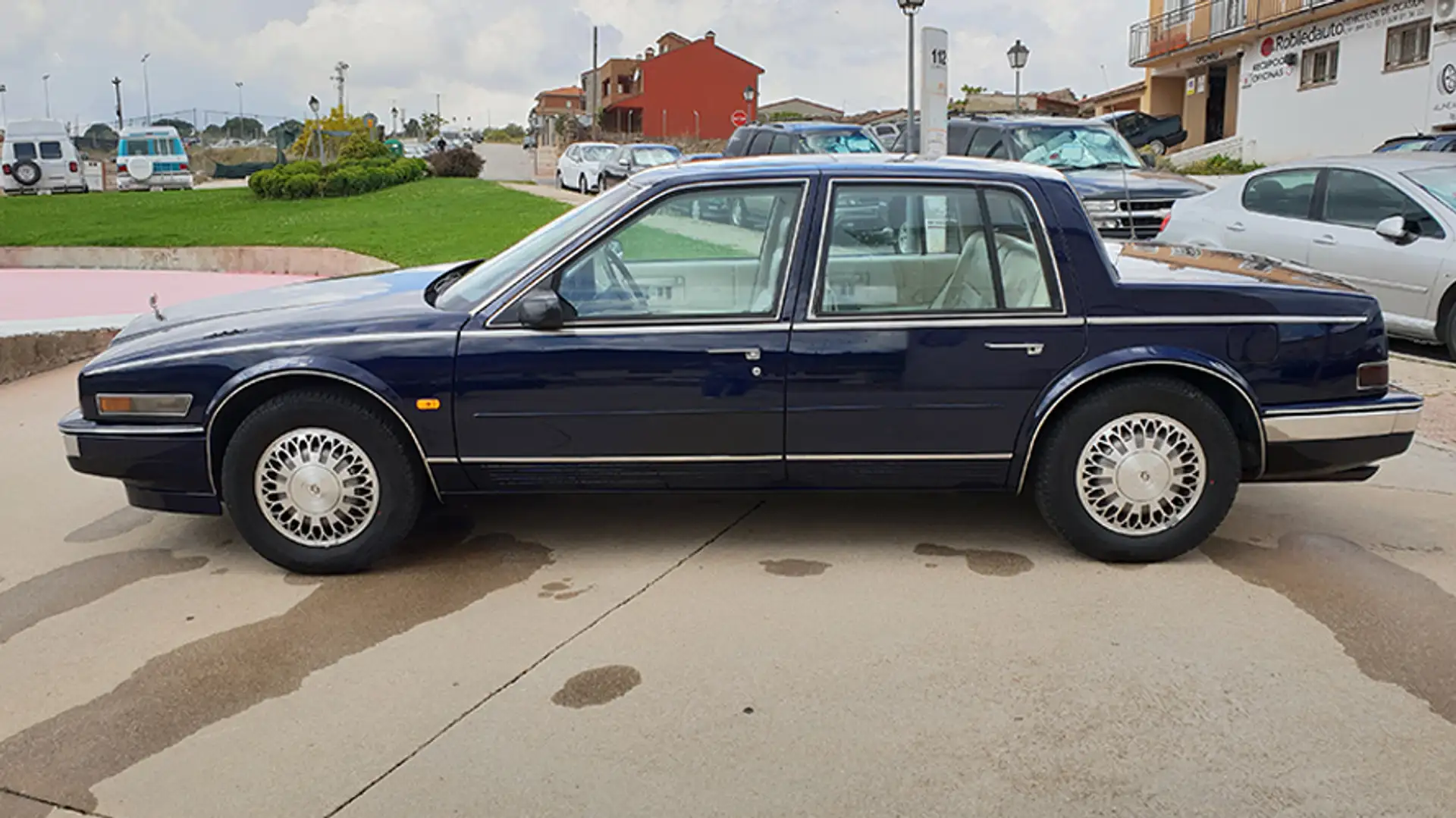 Cadillac CADILLAC Sedan DeVille Berlina  Automático de 4 P Modrá - 2