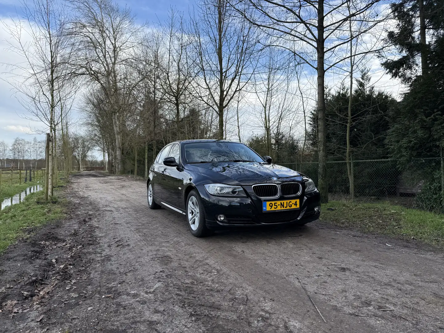 BMW 320 Business Line Czarny - 1