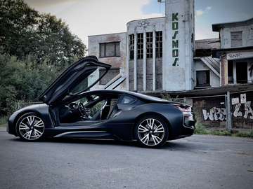 i8 11.6 kWh PHEV (266 kW)