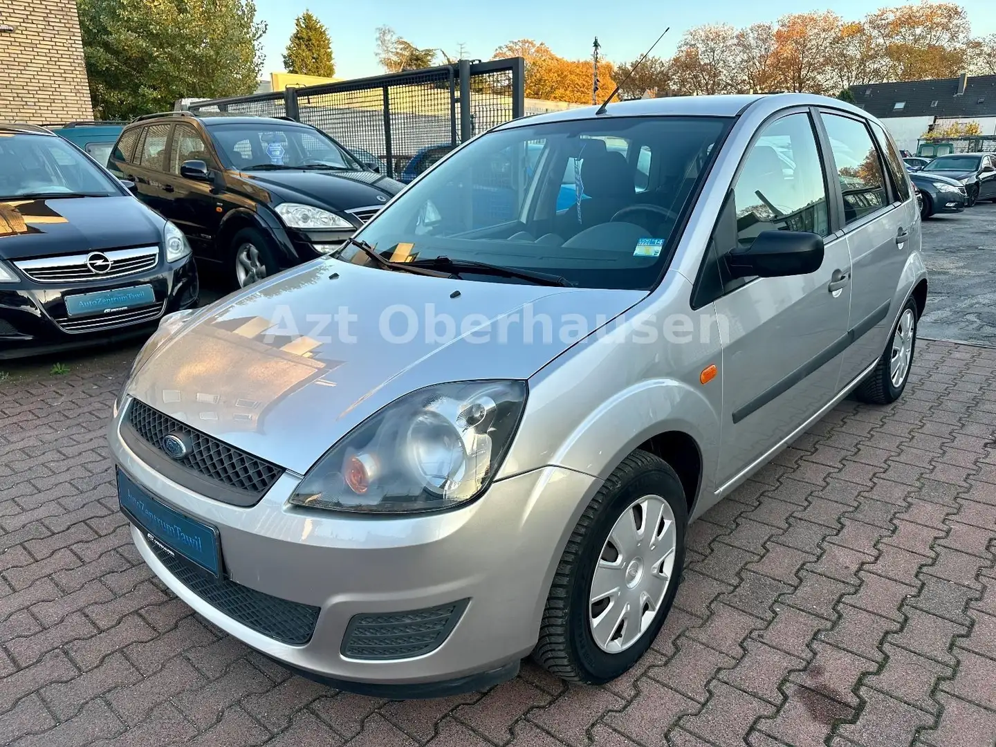 Ford Fiesta 1.2*KLIMA* TÜV 01/2027* Silber - 2