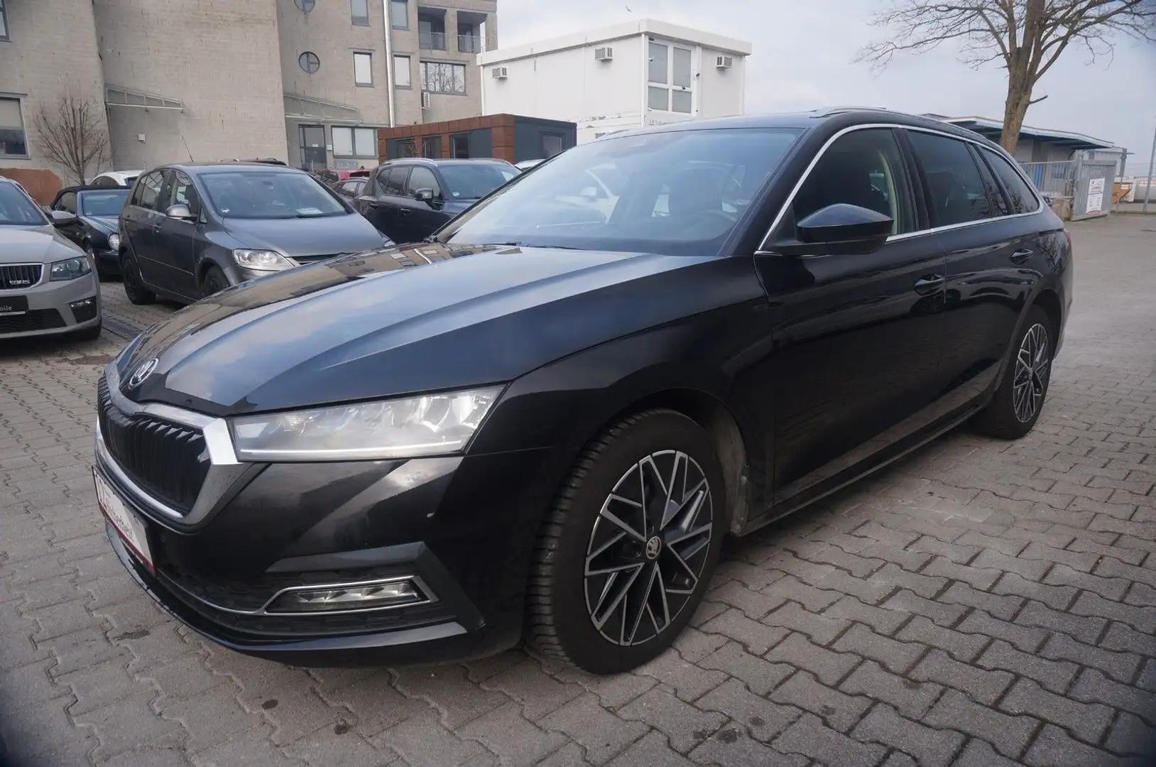 Skoda Octavia Combi Style*AUTM*NAVI*LEDER*ACC*PANO*CAM Zwart - 1