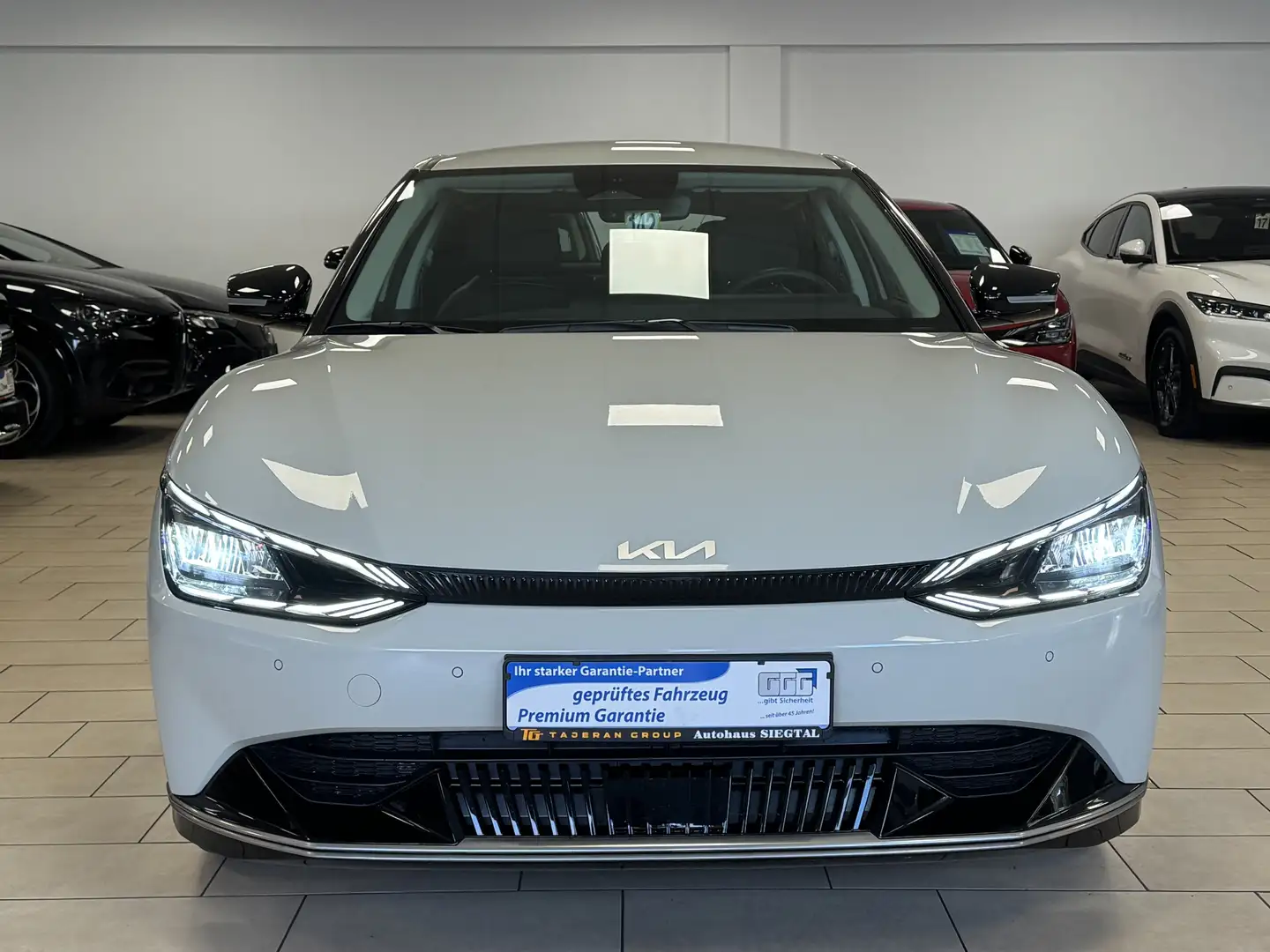 Kia EV6 Air*77,4 kWh*ACC*LED*R-Cam*Leder*SHZ*CarPlay* Grau - 2