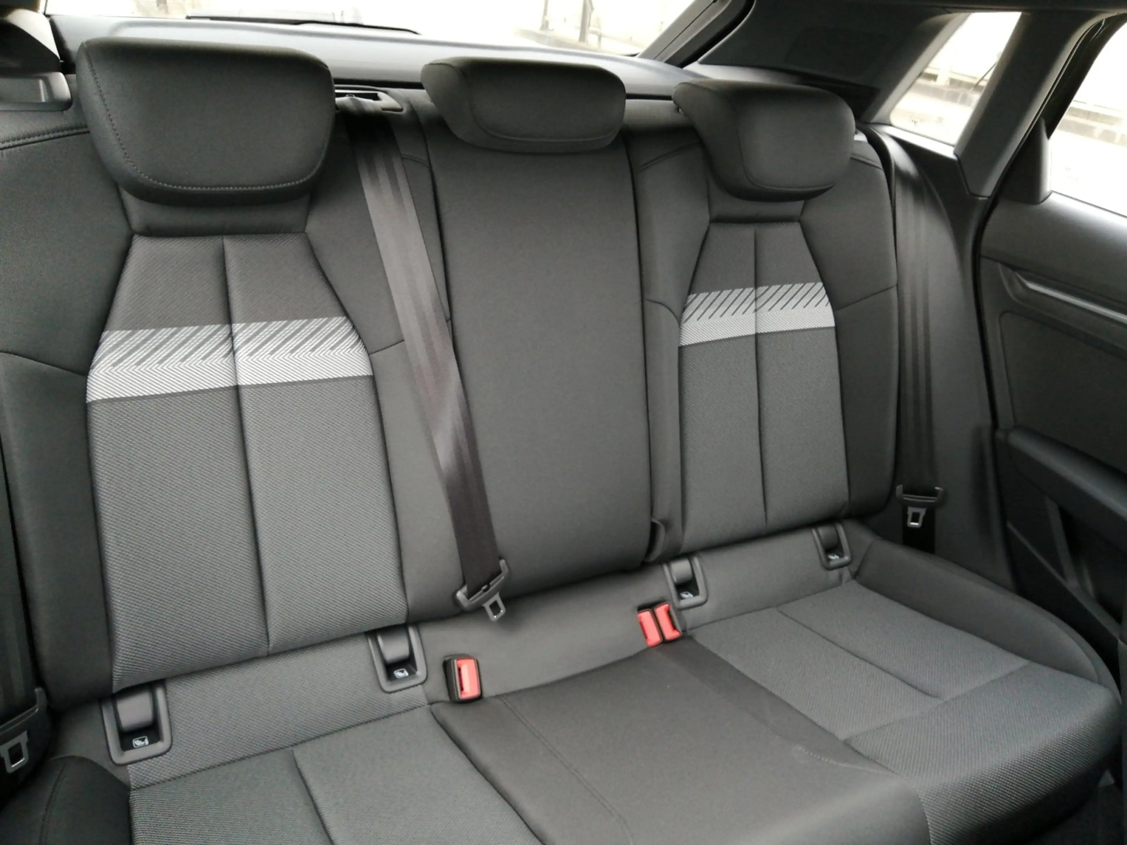 Audi A3 Sportback advanced 30 TFSI S tronic HUD,PDC — photo 11