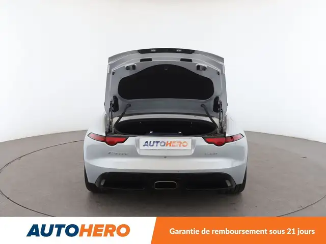 Jaguar F-Type view 12